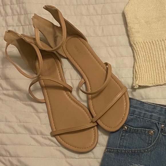 Cute Nude Sandals - Picture 1 of 6